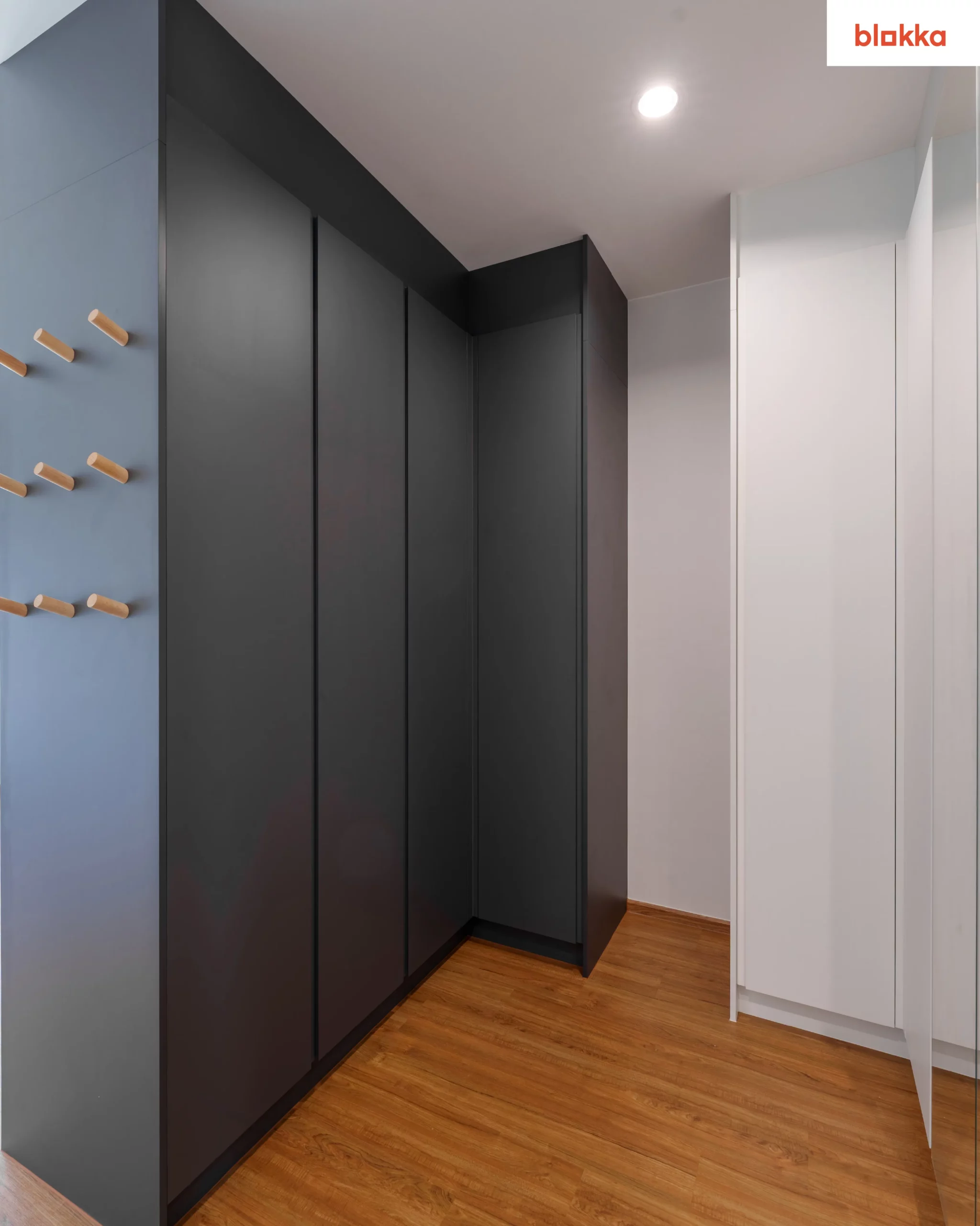 ตู้เสื้อผ้า (Walk-in closet) บิวต์อิน คอลเลคชั่น Vibe Series-01