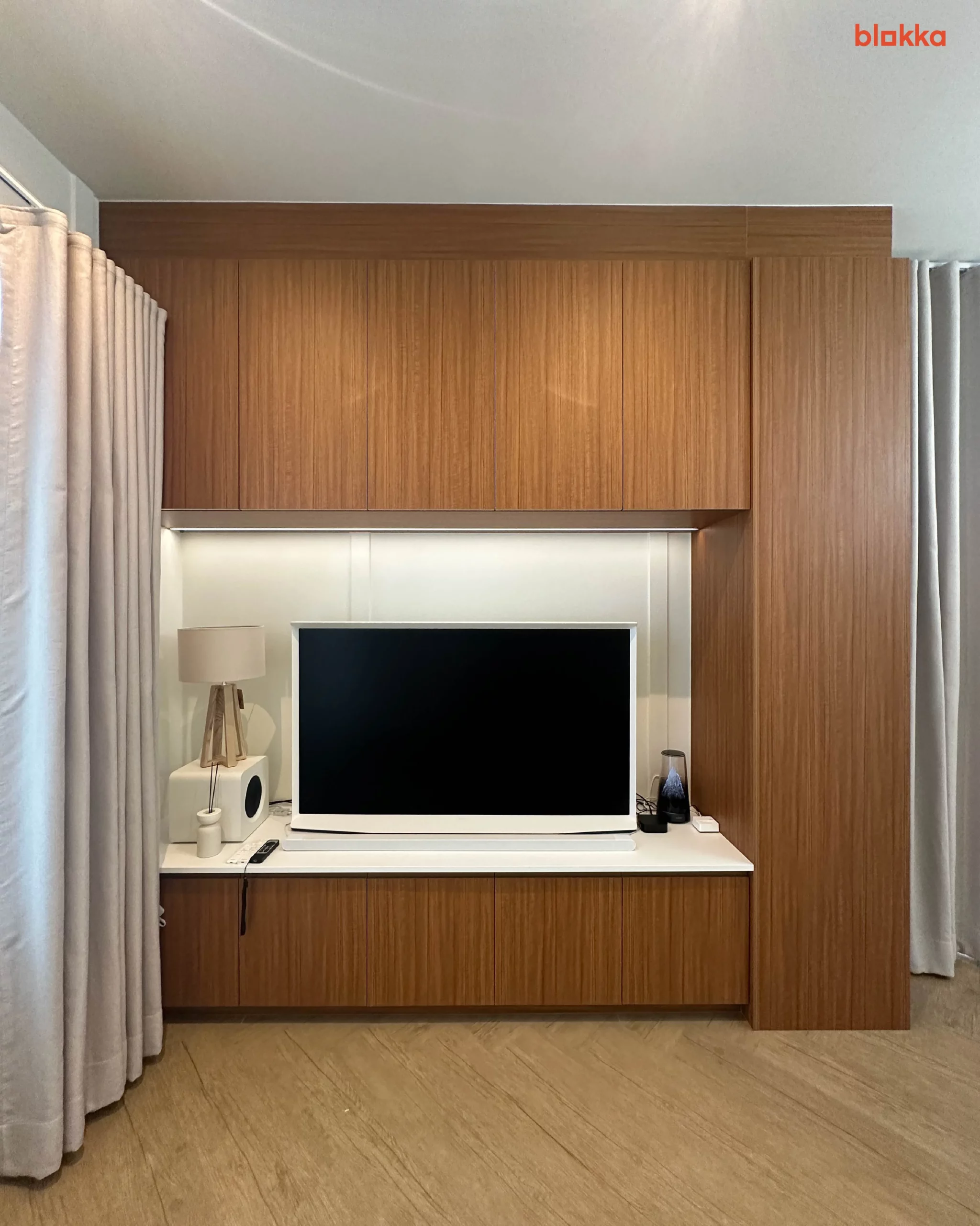 ชั้นวางทีวิบิวต์อิน (TV Stand) คอลเลคชั่น Vibe Series-01